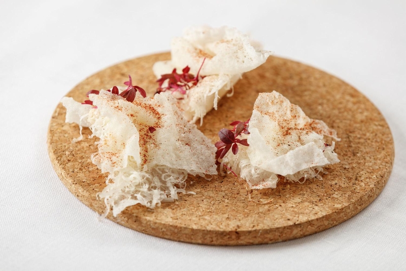 shrimp-crackers-with-garlic-mayonnaise